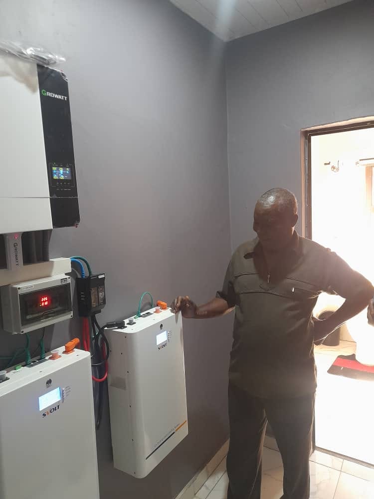 Happy Solarpro client after a successful service visit
